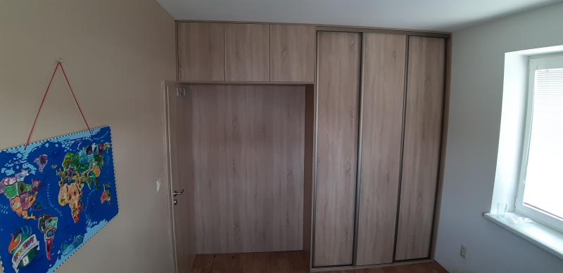 Vstavaná Skriňa