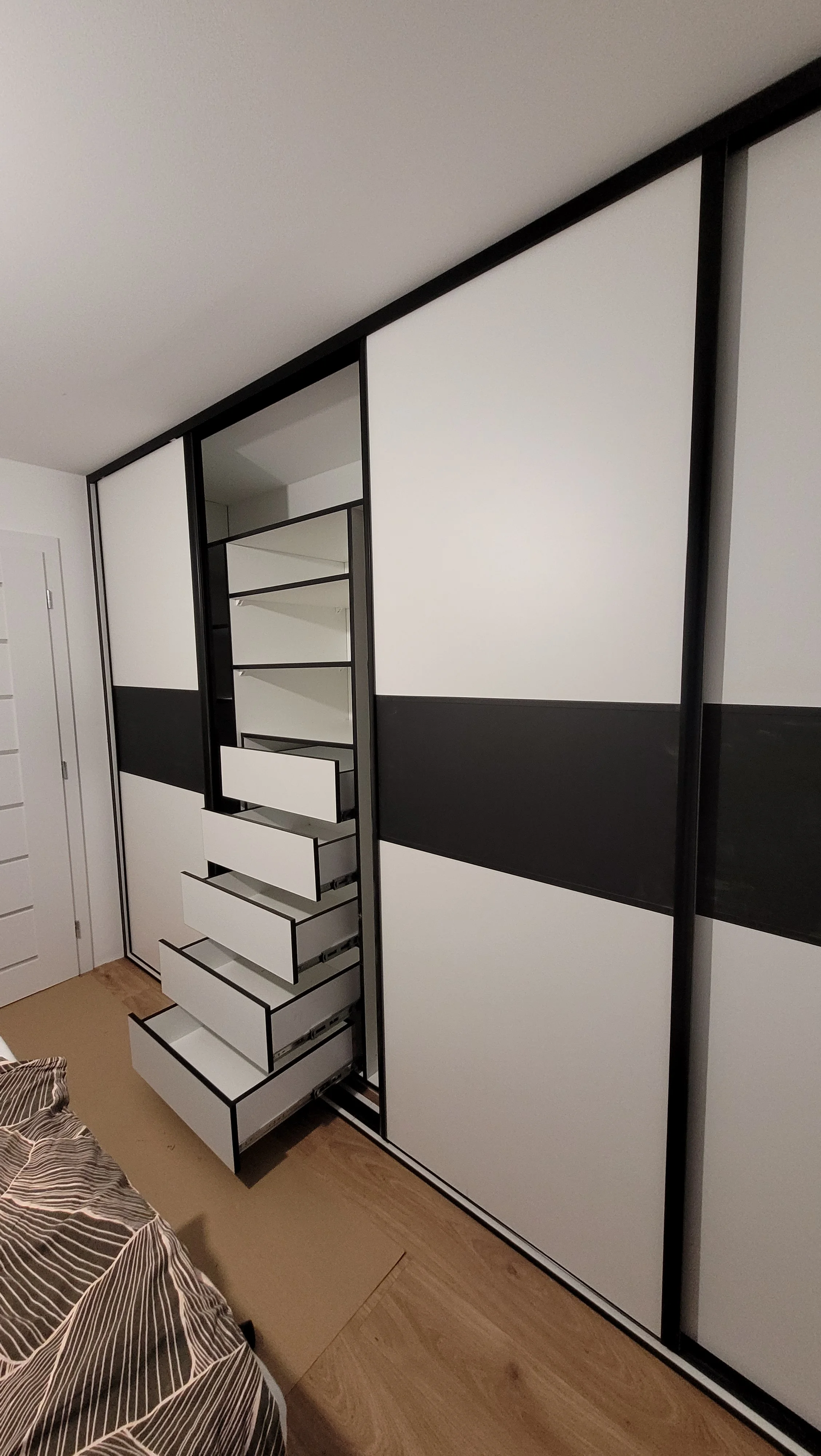 Vstavaná Skriňa